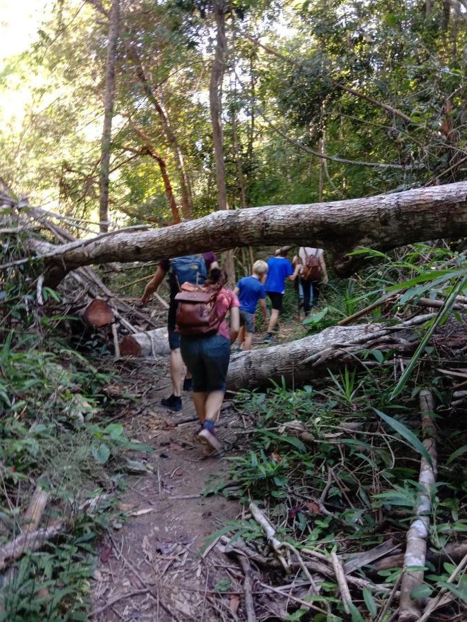 Happy & Trekking Banlung