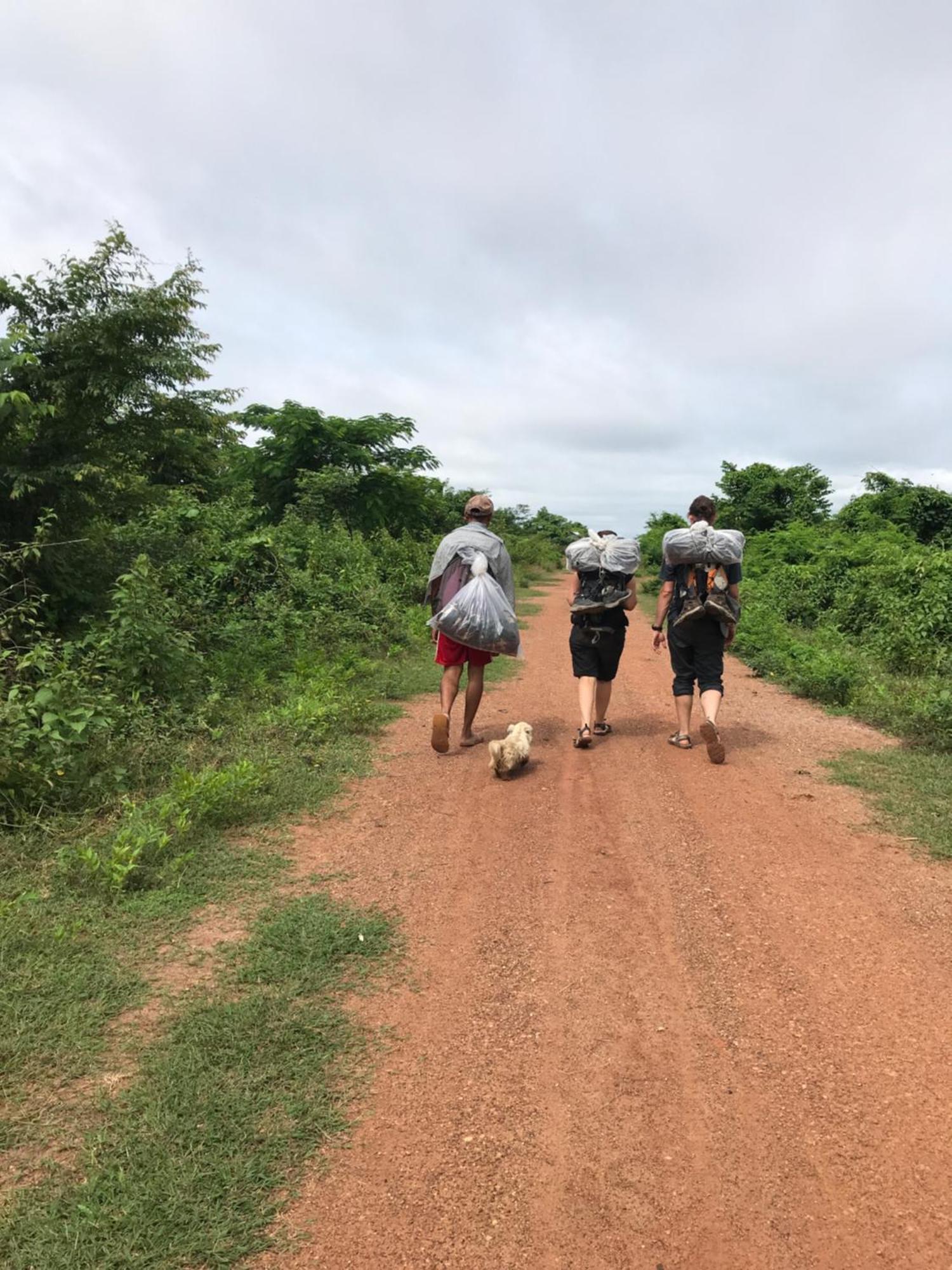 Happy & Trekking Banlung