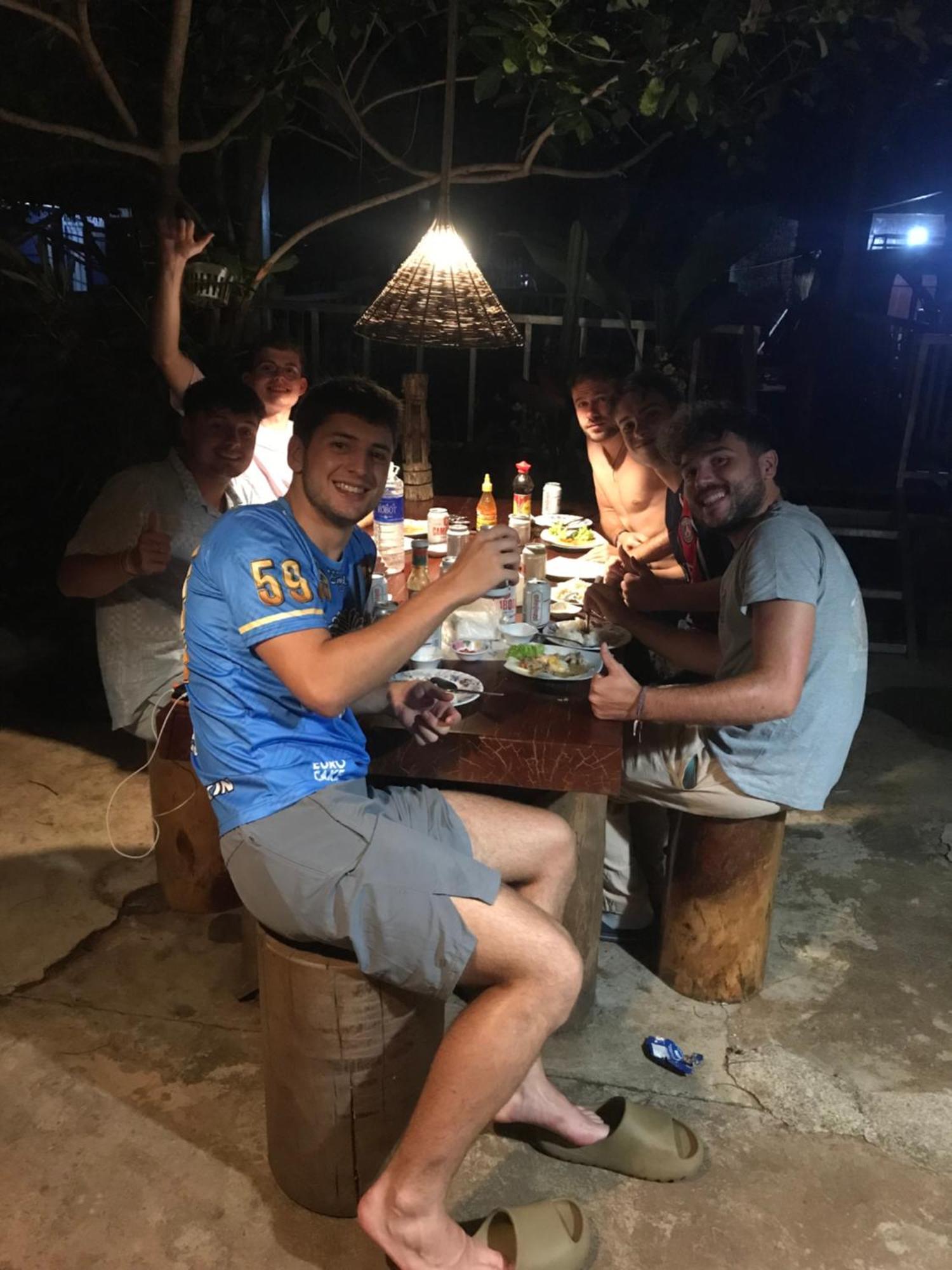 Happy & Trekking รัตนคีรี